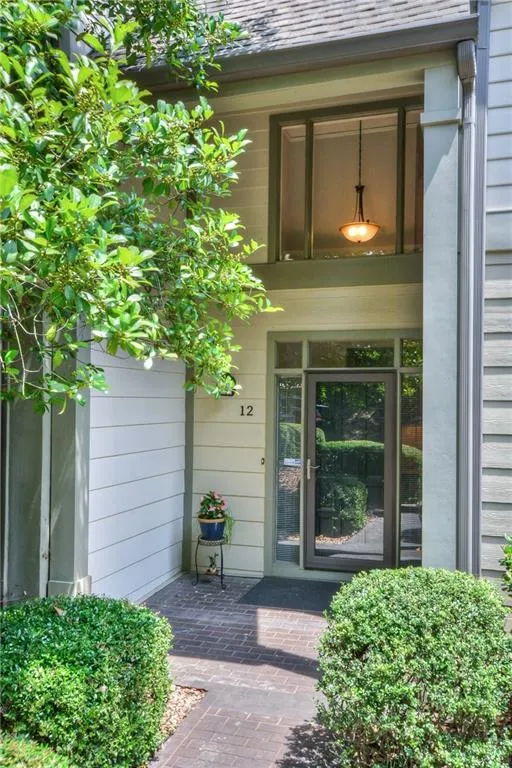 12 Forrest Place, Sandy Springs, Georgia 30328, 3 Bedrooms Bedrooms, ,3 BathroomsBathrooms,Residential,Sold,12 Forrest Place,6058939