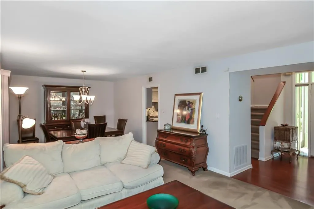 12 Forrest Place, Sandy Springs, Georgia 30328, 3 Bedrooms Bedrooms, ,3 BathroomsBathrooms,Residential,Sold,12 Forrest Place,6058939