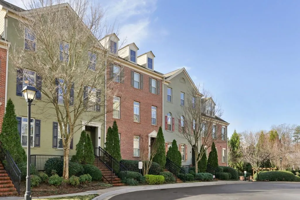 210 Le Gran Cove, Atlanta, Georgia 30328, 3 Bedrooms Bedrooms, ,2 BathroomsBathrooms,Residential,Sold,210 Le Gran Cove,6509488