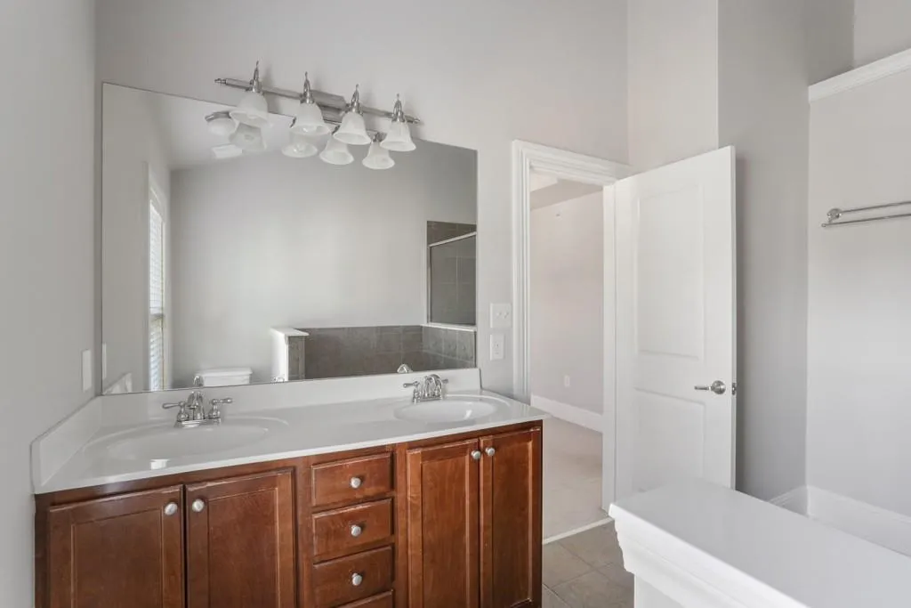 210 Le Gran Cove, Atlanta, Georgia 30328, 3 Bedrooms Bedrooms, ,2 BathroomsBathrooms,Residential,Sold,210 Le Gran Cove,6509488
