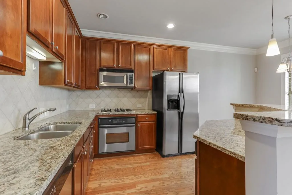 210 Le Gran Cove, Atlanta, Georgia 30328, 3 Bedrooms Bedrooms, ,2 BathroomsBathrooms,Residential,Sold,210 Le Gran Cove,6509488
