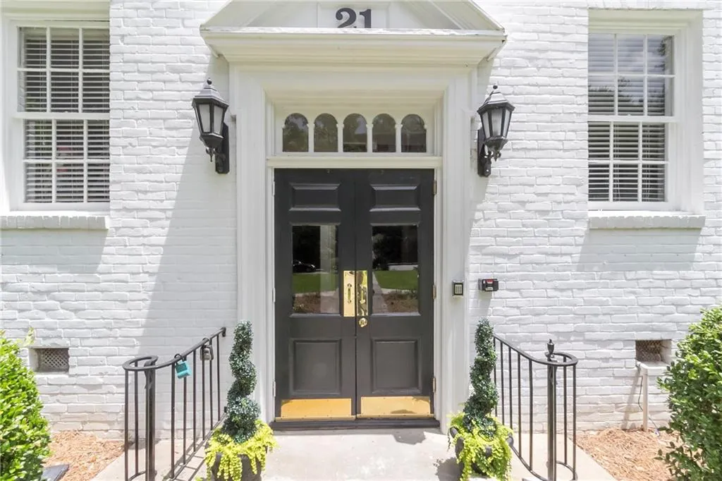 21 Peachtree Memorial Drive Nw Unit 8, Atlanta, Georgia 30309, 1 Bedroom Bedrooms, ,1 BathroomBathrooms,Residential,Sold,21 Peachtree Memorial Drive Nw Unit 8,5863999