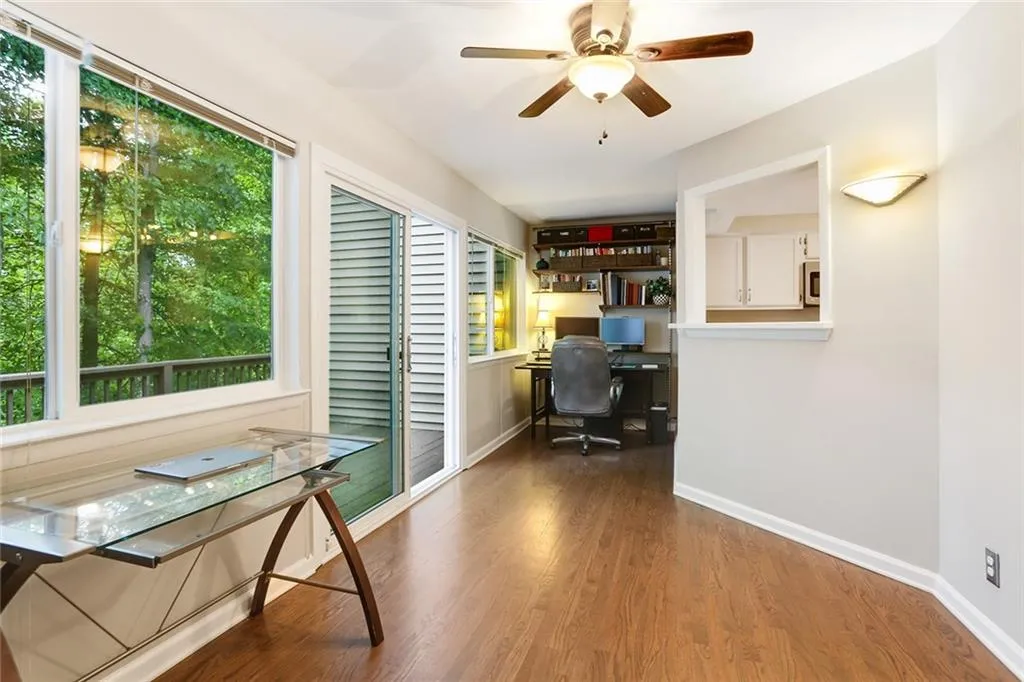 40 Dunwoody Springs Drive, Sandy Springs, Georgia 30328, 2 Bedrooms Bedrooms, ,2 BathroomsBathrooms,Residential,Sold,40 Dunwoody Springs Drive,6019086