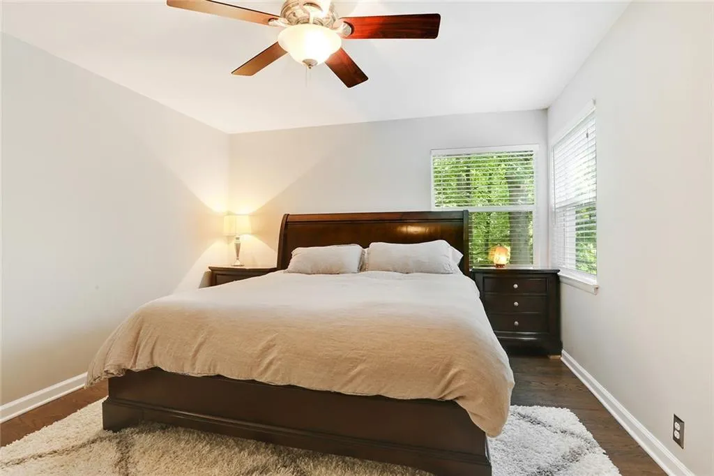 40 Dunwoody Springs Drive, Sandy Springs, Georgia 30328, 2 Bedrooms Bedrooms, ,2 BathroomsBathrooms,Residential,Sold,40 Dunwoody Springs Drive,6019086