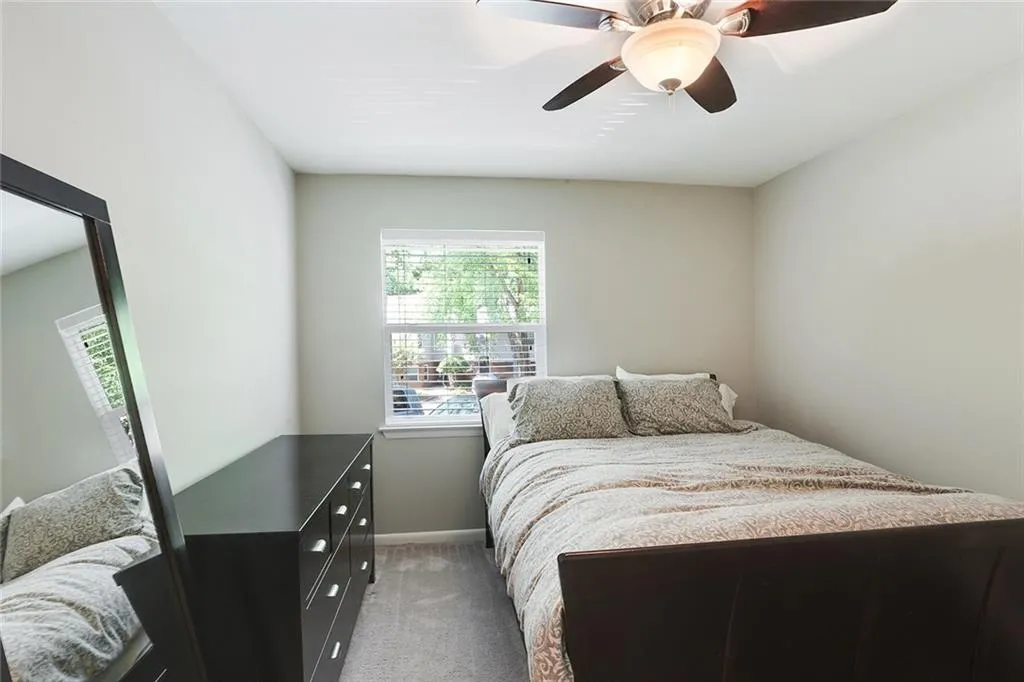 40 Dunwoody Springs Drive, Sandy Springs, Georgia 30328, 2 Bedrooms Bedrooms, ,2 BathroomsBathrooms,Residential,Sold,40 Dunwoody Springs Drive,6019086