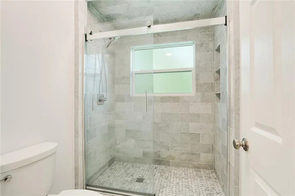 40 Dunwoody Springs Drive, Sandy Springs, Georgia 30328, 2 Bedrooms Bedrooms, ,2 BathroomsBathrooms,Residential,Sold,40 Dunwoody Springs Drive,6019086