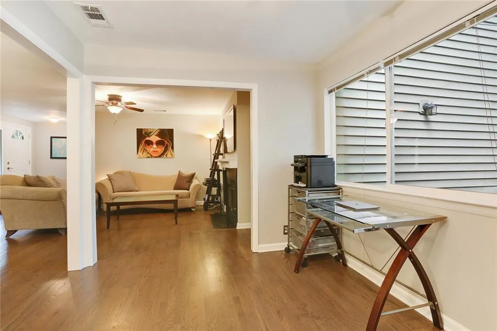 40 Dunwoody Springs Drive, Sandy Springs, Georgia 30328, 2 Bedrooms Bedrooms, ,2 BathroomsBathrooms,Residential,Sold,40 Dunwoody Springs Drive,6019086