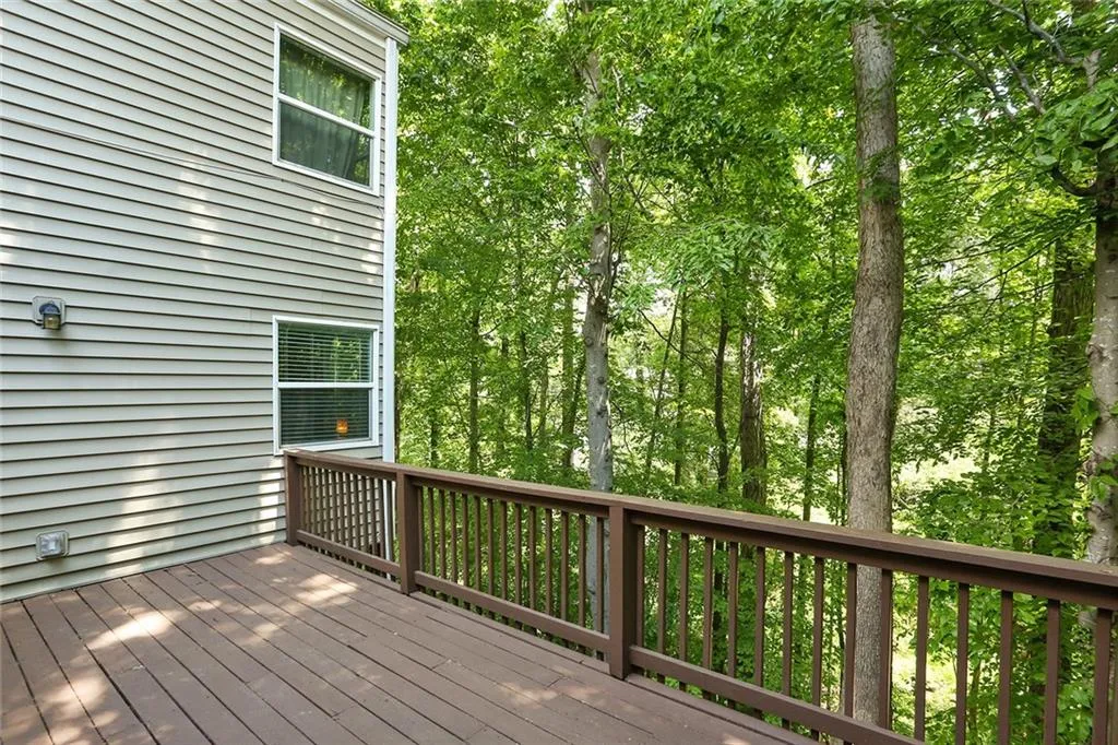 40 Dunwoody Springs Drive, Sandy Springs, Georgia 30328, 2 Bedrooms Bedrooms, ,2 BathroomsBathrooms,Residential,Sold,40 Dunwoody Springs Drive,6019086