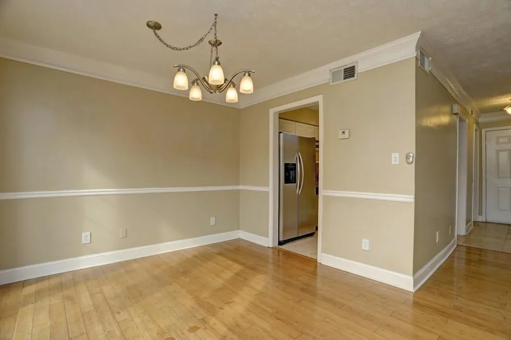 6980 Roswell Road Unit C1, Sandy Springs, Georgia 30328, 2 Bedrooms Bedrooms, ,1 BathroomBathrooms,Residential,Sold,6980 Roswell Road Unit C1,6502392