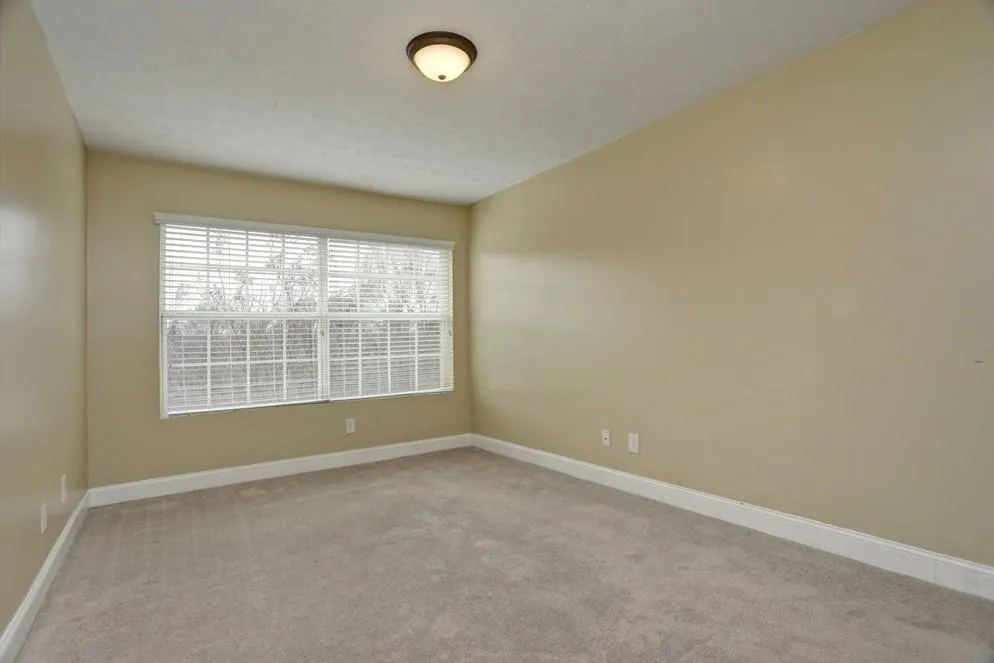 6980 Roswell Road Unit C1, Sandy Springs, Georgia 30328, 2 Bedrooms Bedrooms, ,1 BathroomBathrooms,Residential,Sold,6980 Roswell Road Unit C1,6502392
