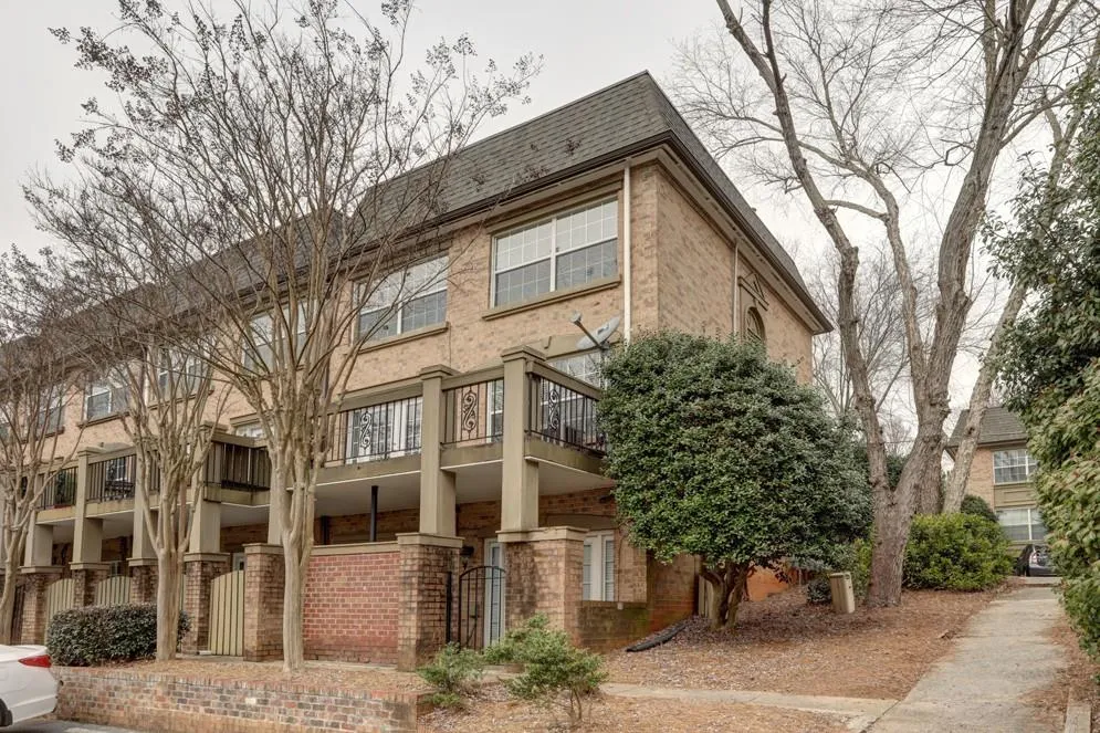 6980 Roswell Road Unit C1, Sandy Springs, Georgia 30328, 2 Bedrooms Bedrooms, ,1 BathroomBathrooms,Residential,Sold,6980 Roswell Road Unit C1,6502392