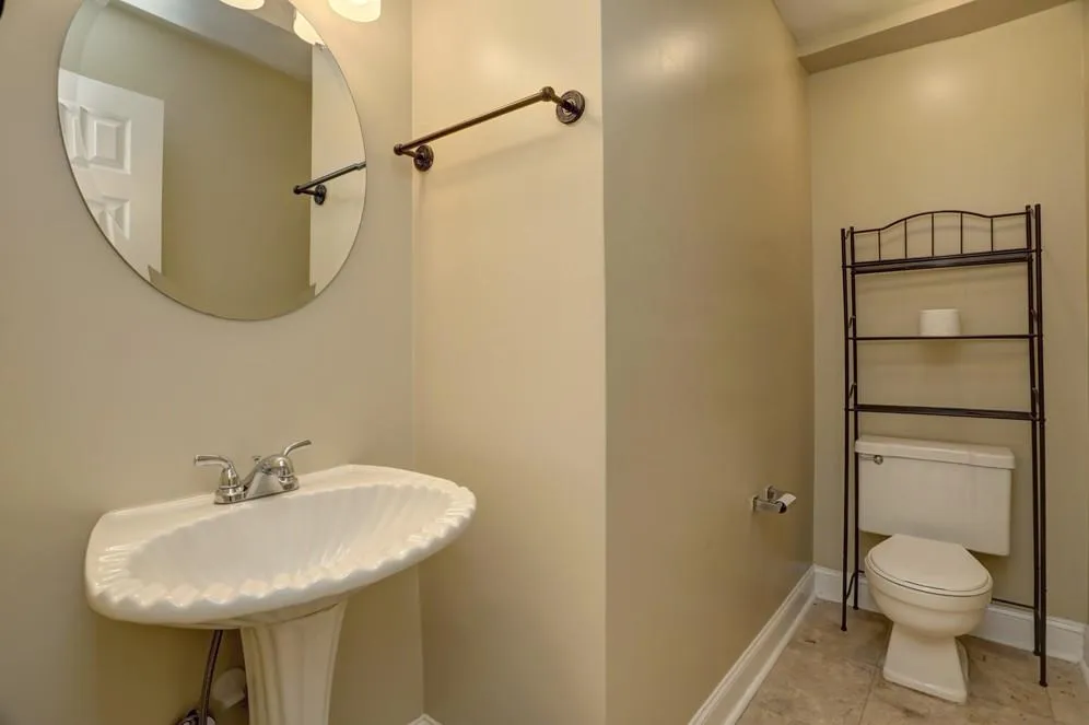 6980 Roswell Road Unit C1, Sandy Springs, Georgia 30328, 2 Bedrooms Bedrooms, ,1 BathroomBathrooms,Residential,Sold,6980 Roswell Road Unit C1,6502392