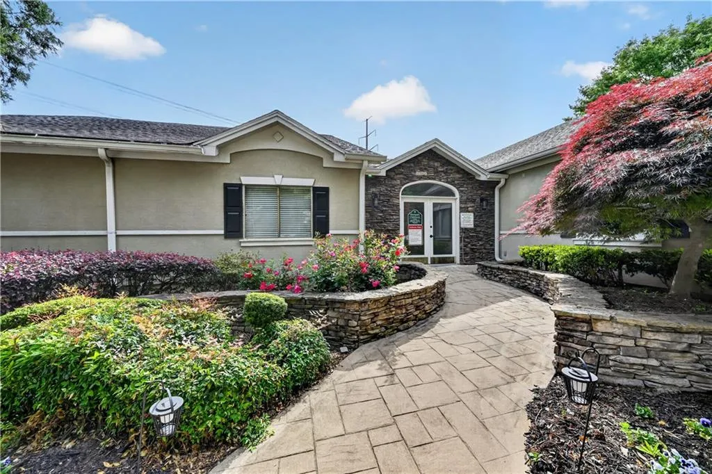 7001 Wingate Way, Atlanta, Georgia 30350, 2 Bedrooms Bedrooms, ,2 BathroomsBathrooms,Residential,For Sale,7001 Wingate Way,7764014