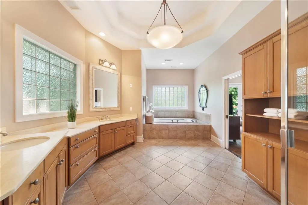 1650 Powers Ridge Place, Sandy Springs, Georgia 30327, 6 Bedrooms Bedrooms, ,5 BathroomsBathrooms,Residential,Sold,1650 Powers Ridge Place,6918267