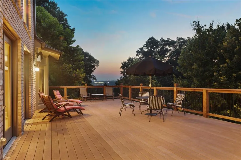 1650 Powers Ridge Place, Sandy Springs, Georgia 30327, 6 Bedrooms Bedrooms, ,5 BathroomsBathrooms,Residential,Sold,1650 Powers Ridge Place,6918267