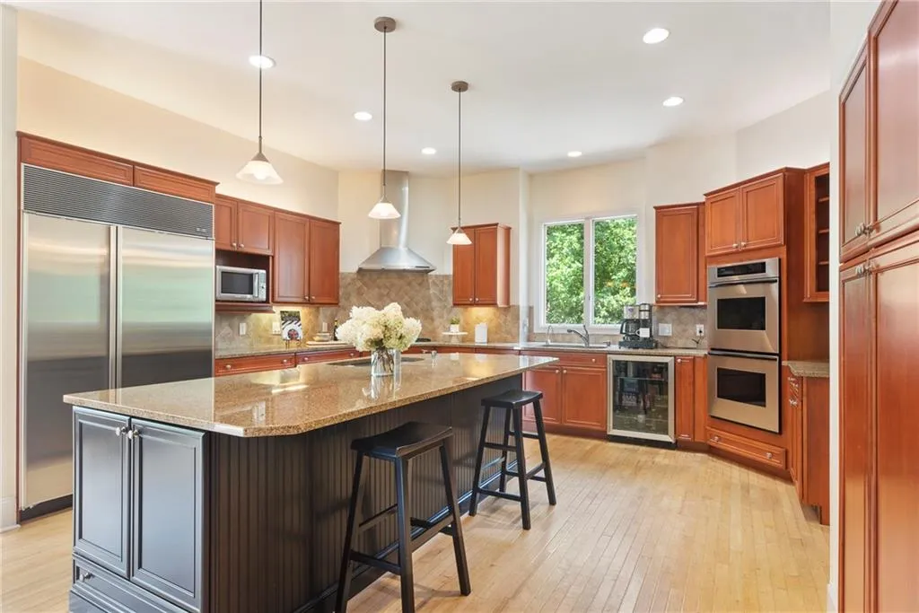 1650 Powers Ridge Place, Sandy Springs, Georgia 30327, 6 Bedrooms Bedrooms, ,5 BathroomsBathrooms,Residential,Sold,1650 Powers Ridge Place,6918267