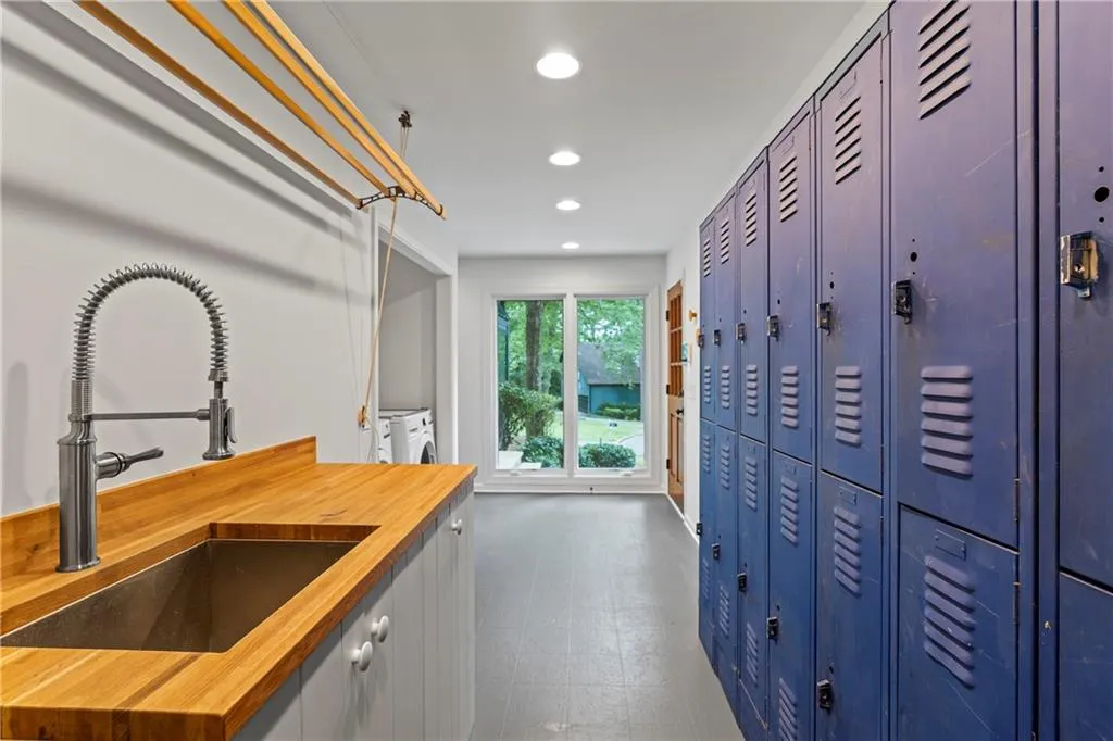 7632 Auden Trail, Atlanta, Georgia 30350, 5 Bedrooms Bedrooms, ,3 BathroomsBathrooms,Residential,For Sale,7632 Auden Trail,7632240