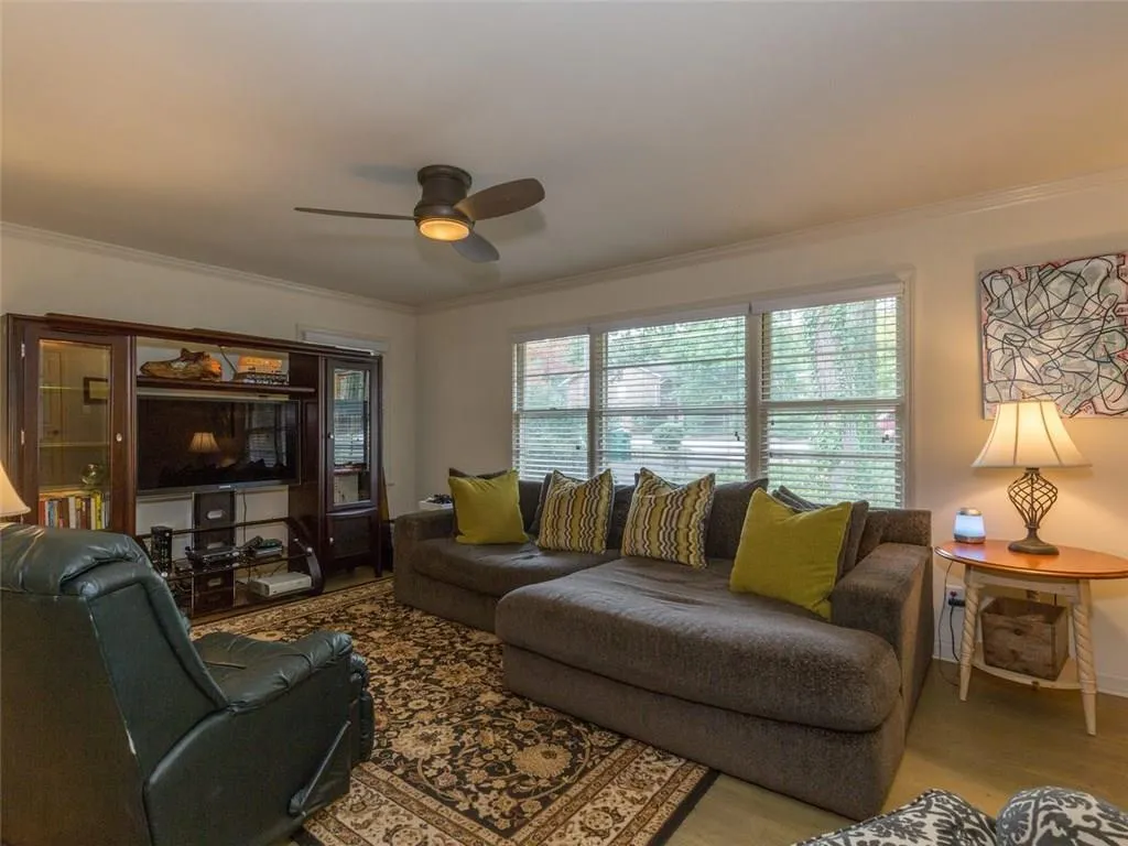 445 Windsor Parkway, Sandy Springs, Georgia 30342, 3 Bedrooms Bedrooms, ,2 BathroomsBathrooms,Residential,Sold,445 Windsor Parkway,5768700