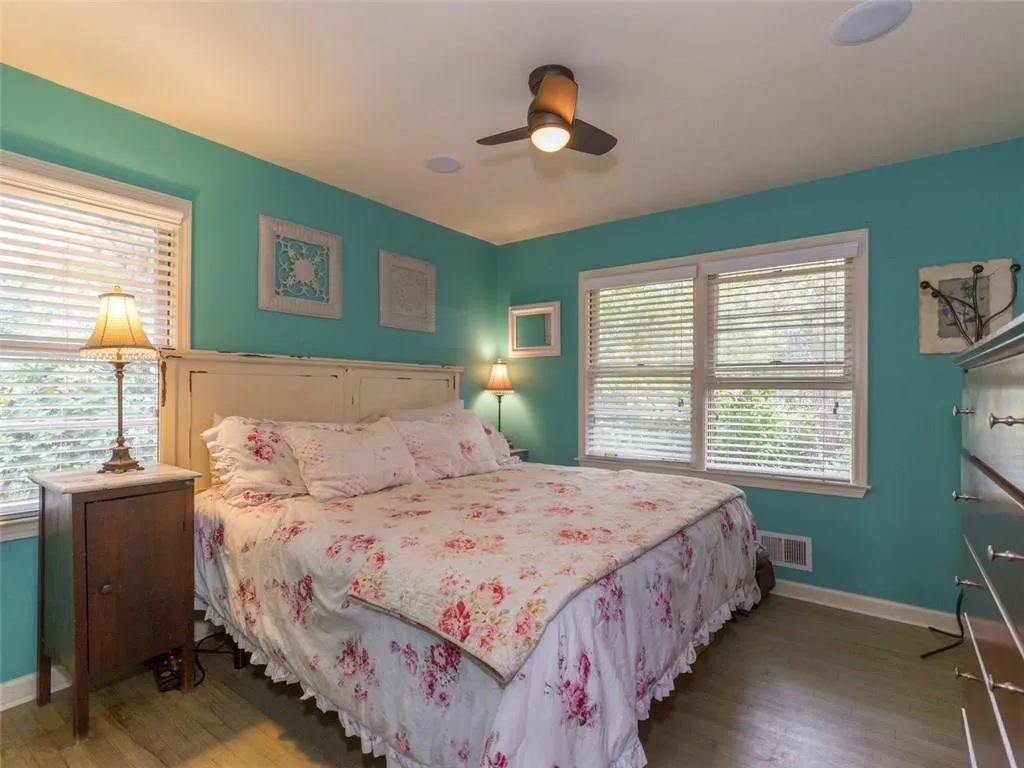 445 Windsor Parkway, Sandy Springs, Georgia 30342, 3 Bedrooms Bedrooms, ,2 BathroomsBathrooms,Residential,Sold,445 Windsor Parkway,5768700