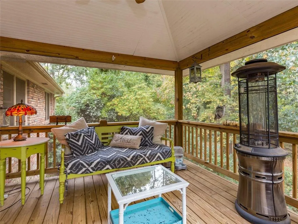 445 Windsor Parkway, Sandy Springs, Georgia 30342, 3 Bedrooms Bedrooms, ,2 BathroomsBathrooms,Residential,Sold,445 Windsor Parkway,5768700