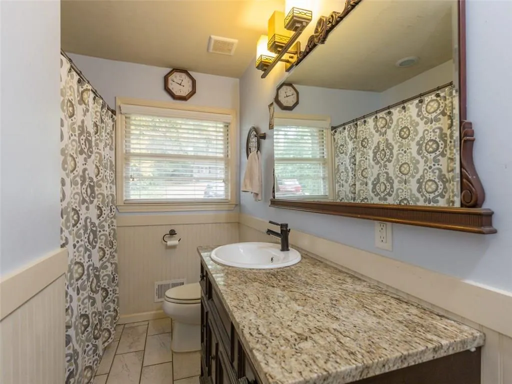 445 Windsor Parkway, Sandy Springs, Georgia 30342, 3 Bedrooms Bedrooms, ,2 BathroomsBathrooms,Residential,Sold,445 Windsor Parkway,5768700