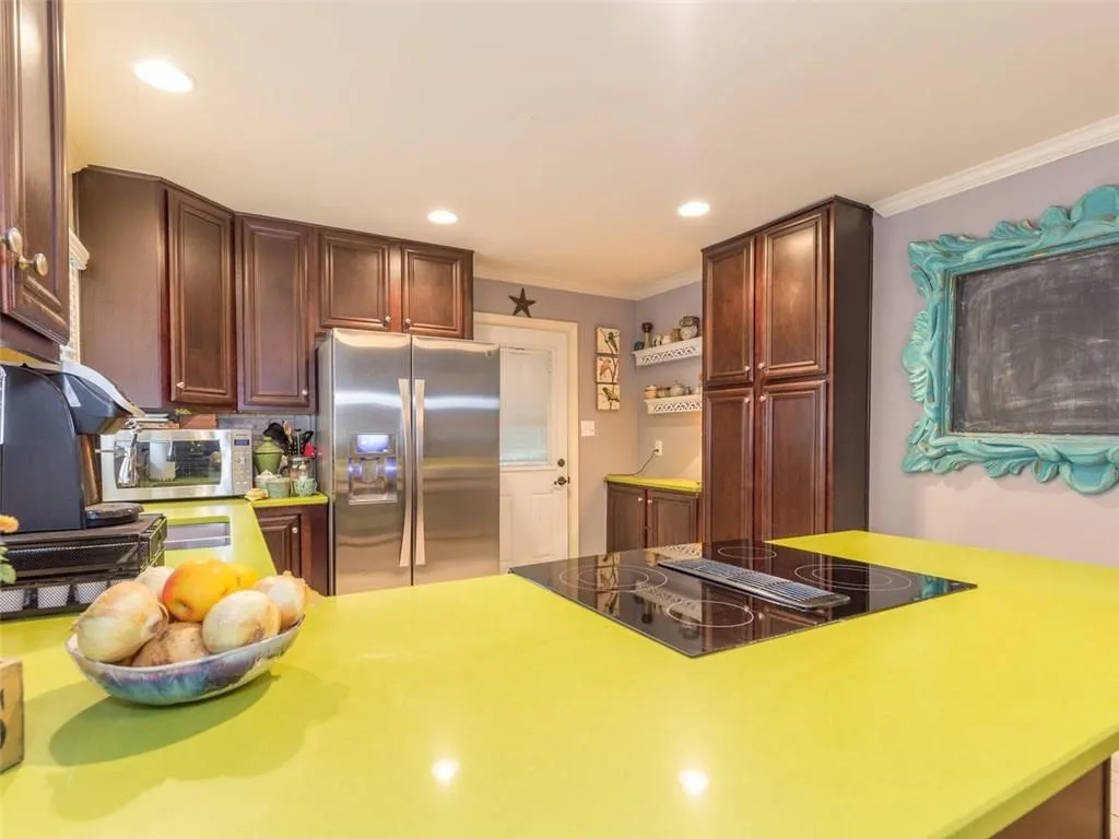 445 Windsor Parkway, Sandy Springs, Georgia 30342, 3 Bedrooms Bedrooms, ,2 BathroomsBathrooms,Residential,Sold,445 Windsor Parkway,5768700