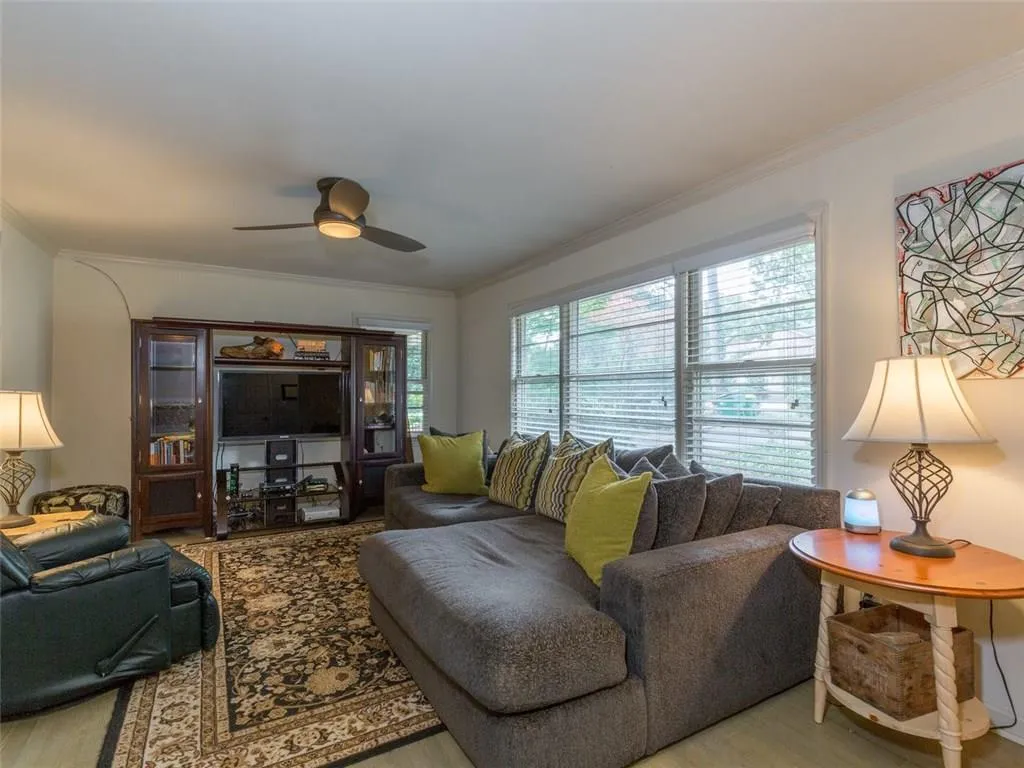445 Windsor Parkway, Sandy Springs, Georgia 30342, 3 Bedrooms Bedrooms, ,2 BathroomsBathrooms,Residential,Sold,445 Windsor Parkway,5768700