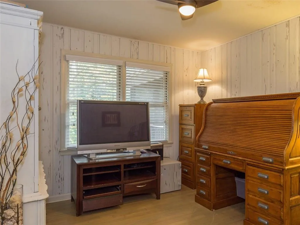 445 Windsor Parkway, Sandy Springs, Georgia 30342, 3 Bedrooms Bedrooms, ,2 BathroomsBathrooms,Residential,Sold,445 Windsor Parkway,5768700