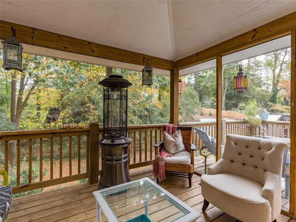 445 Windsor Parkway, Sandy Springs, Georgia 30342, 3 Bedrooms Bedrooms, ,2 BathroomsBathrooms,Residential,Sold,445 Windsor Parkway,5768700