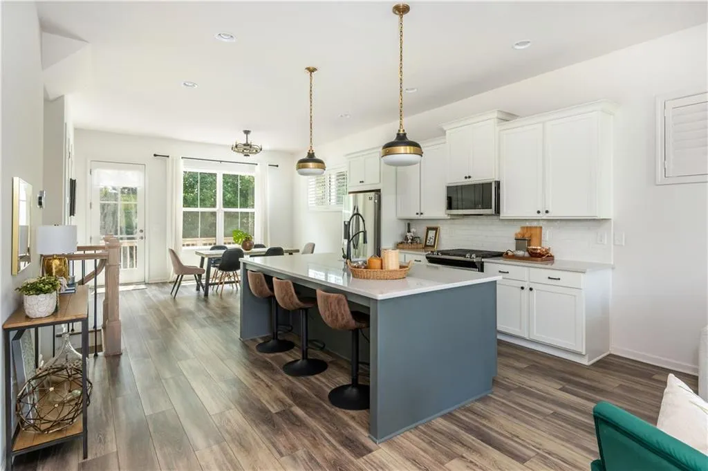 4403 Gillon Circle Se, Atlanta, Georgia 30339, 3 Bedrooms Bedrooms, ,3 BathroomsBathrooms,Residential,For Sale,4403 Gillon Circle Se,7630073