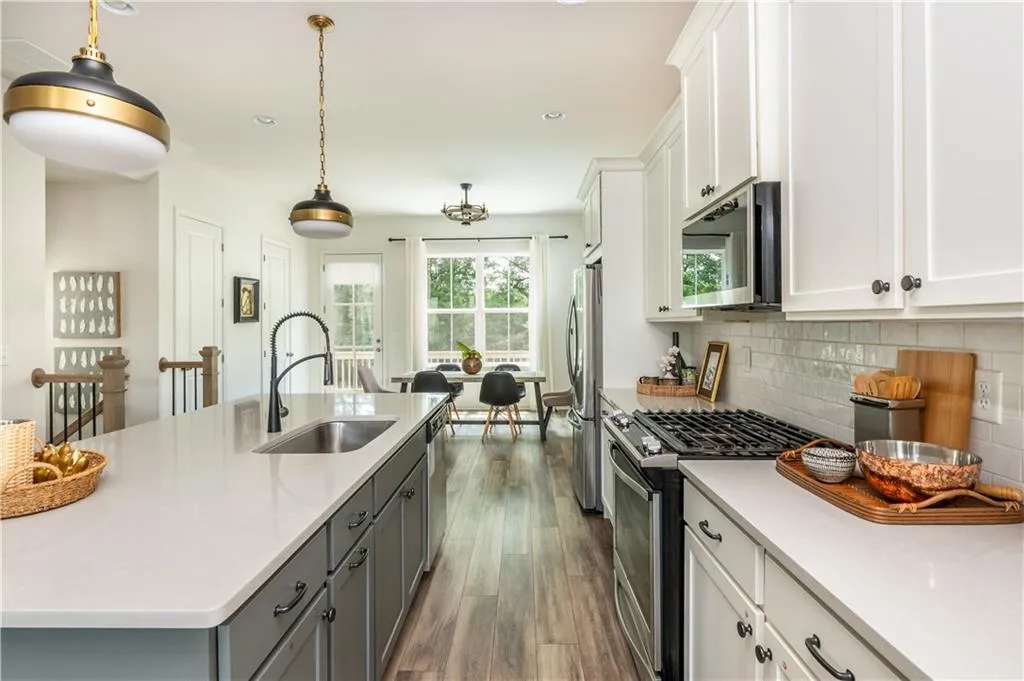 4403 Gillon Circle Se, Atlanta, Georgia 30339, 3 Bedrooms Bedrooms, ,3 BathroomsBathrooms,Residential,For Sale,4403 Gillon Circle Se,7630073