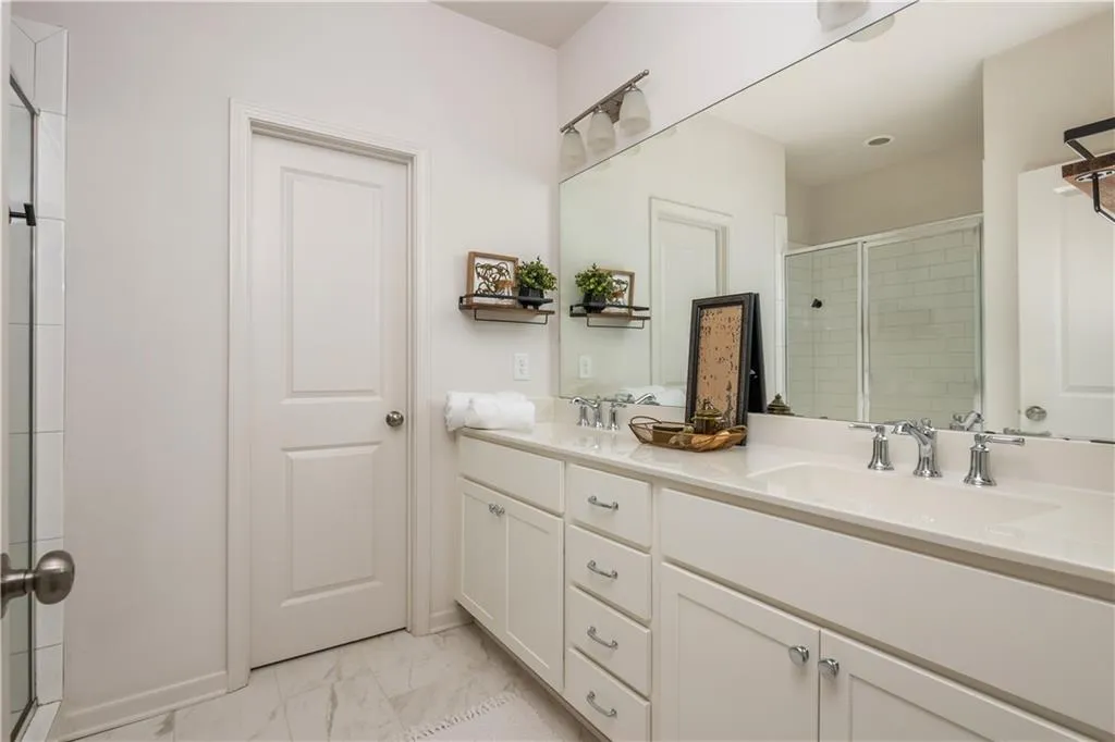 4403 Gillon Circle Se, Atlanta, Georgia 30339, 3 Bedrooms Bedrooms, ,3 BathroomsBathrooms,Residential,For Sale,4403 Gillon Circle Se,7630073