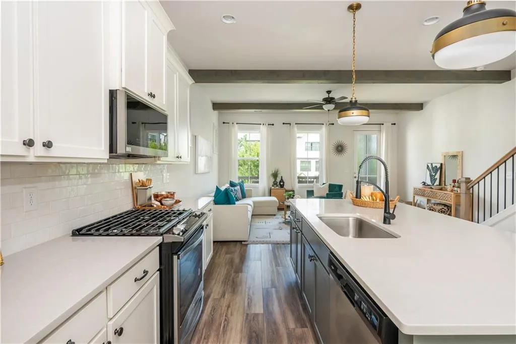 4403 Gillon Circle Se, Atlanta, Georgia 30339, 3 Bedrooms Bedrooms, ,3 BathroomsBathrooms,Residential,For Sale,4403 Gillon Circle Se,7630073