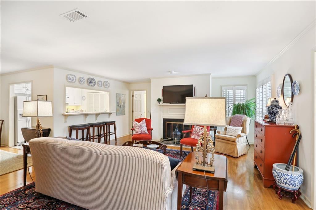 301 Bainbridge Drive, Atlanta, Georgia 30327, 2 Bedrooms Bedrooms, ,2 BathroomsBathrooms,Residential,Sold,301 Bainbridge Drive,7337611