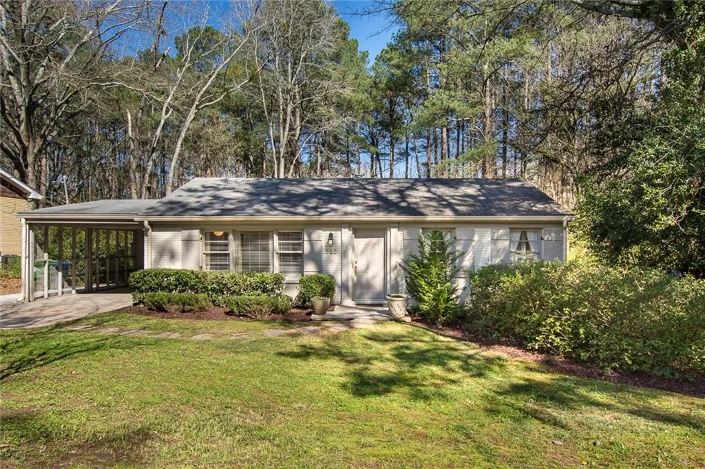 352 W Wieuca Road Ne, Atlanta, Georgia 30342, 2 Bedrooms Bedrooms, ,1 BathroomBathrooms,Residential,Sold,352 W Wieuca Road Ne,5971893