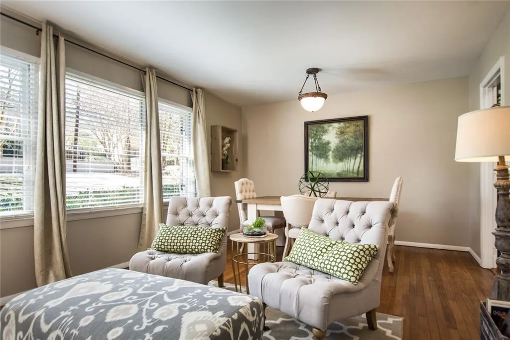 352 W Wieuca Road Ne, Atlanta, Georgia 30342, 2 Bedrooms Bedrooms, ,1 BathroomBathrooms,Residential,Sold,352 W Wieuca Road Ne,5971893