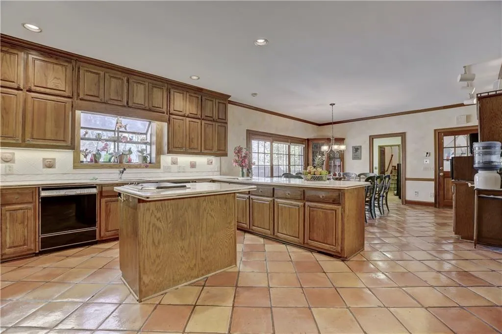 1085 Riverside Trace, Atlanta, Georgia 30328, 6 Bedrooms Bedrooms, ,4 BathroomsBathrooms,Residential,Sold,1085 Riverside Trace,5816141