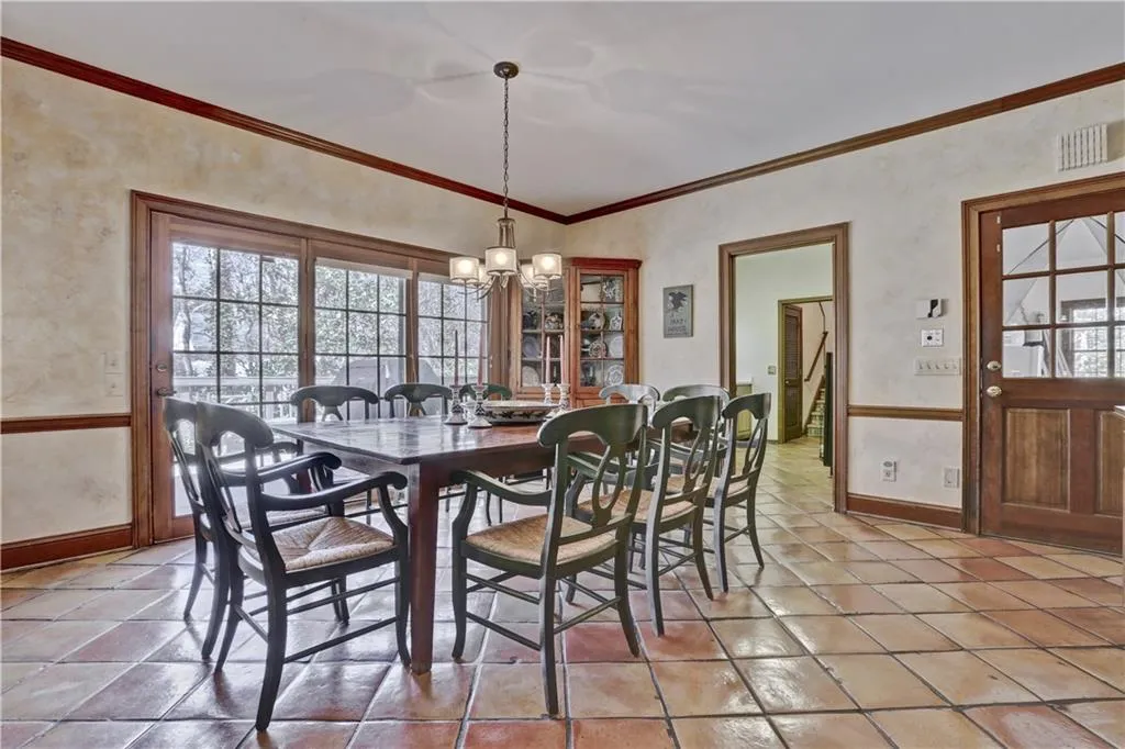 1085 Riverside Trace, Atlanta, Georgia 30328, 6 Bedrooms Bedrooms, ,4 BathroomsBathrooms,Residential,Sold,1085 Riverside Trace,5816141