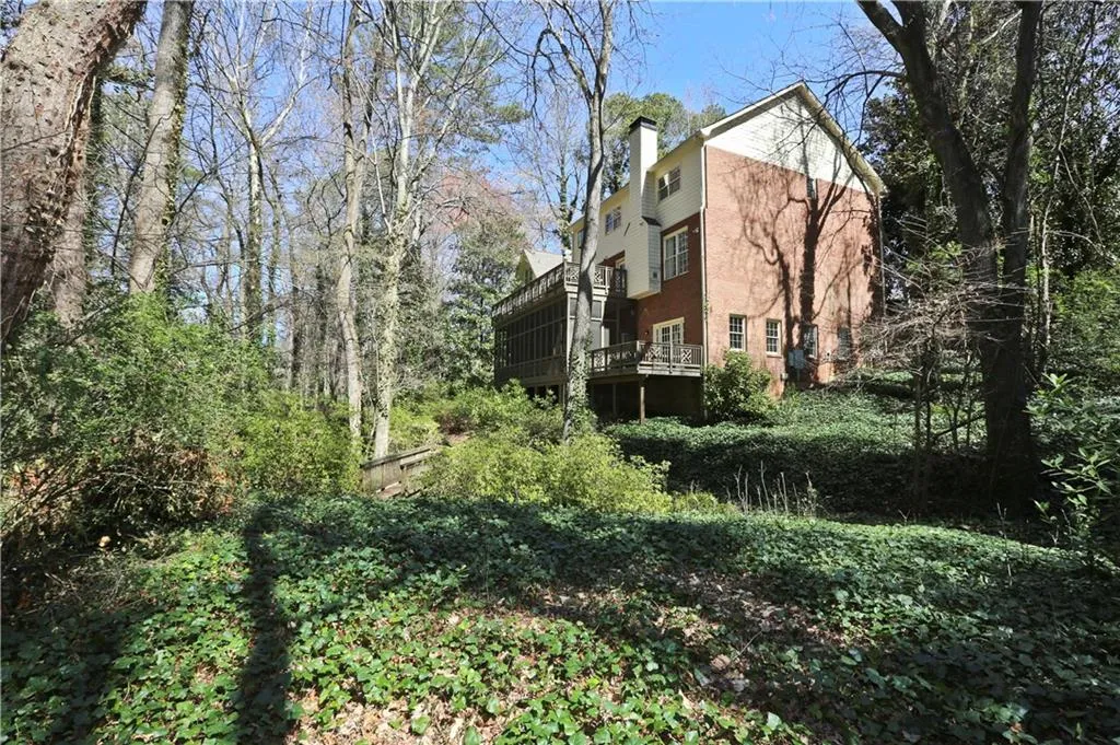 1085 Riverside Trace, Atlanta, Georgia 30328, 6 Bedrooms Bedrooms, ,4 BathroomsBathrooms,Residential,Sold,1085 Riverside Trace,5816141