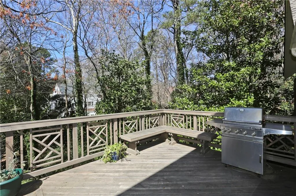 1085 Riverside Trace, Atlanta, Georgia 30328, 6 Bedrooms Bedrooms, ,4 BathroomsBathrooms,Residential,Sold,1085 Riverside Trace,5816141