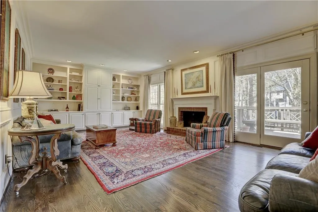1085 Riverside Trace, Atlanta, Georgia 30328, 6 Bedrooms Bedrooms, ,4 BathroomsBathrooms,Residential,Sold,1085 Riverside Trace,5816141