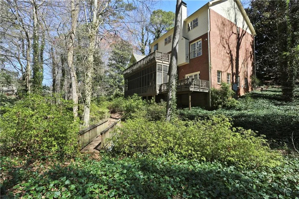 1085 Riverside Trace, Atlanta, Georgia 30328, 6 Bedrooms Bedrooms, ,4 BathroomsBathrooms,Residential,Sold,1085 Riverside Trace,5816141