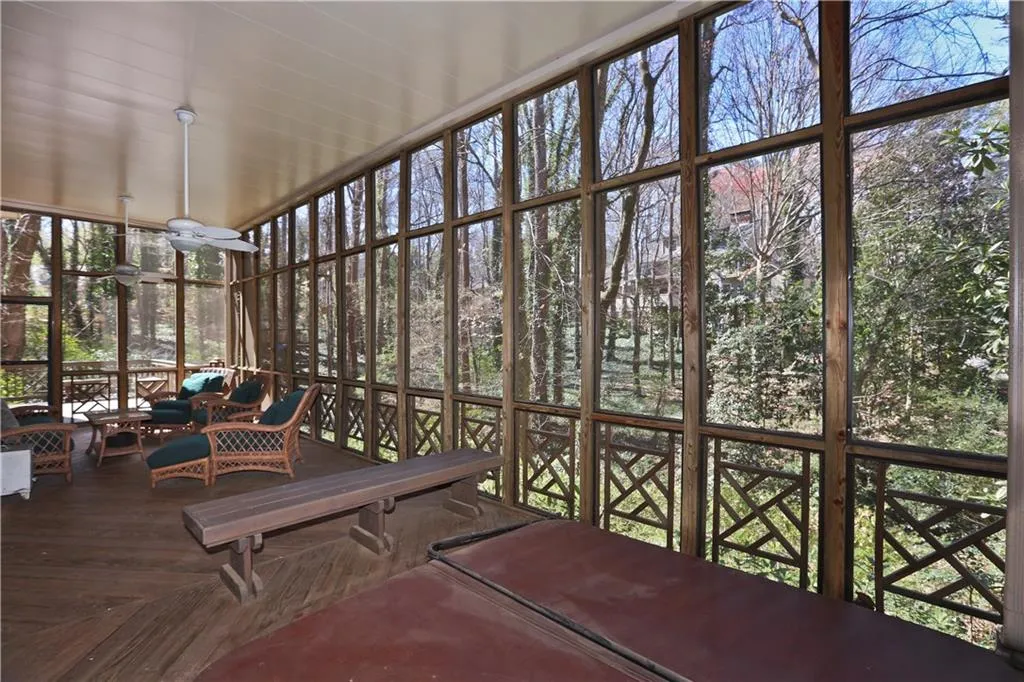 1085 Riverside Trace, Atlanta, Georgia 30328, 6 Bedrooms Bedrooms, ,4 BathroomsBathrooms,Residential,Sold,1085 Riverside Trace,5816141