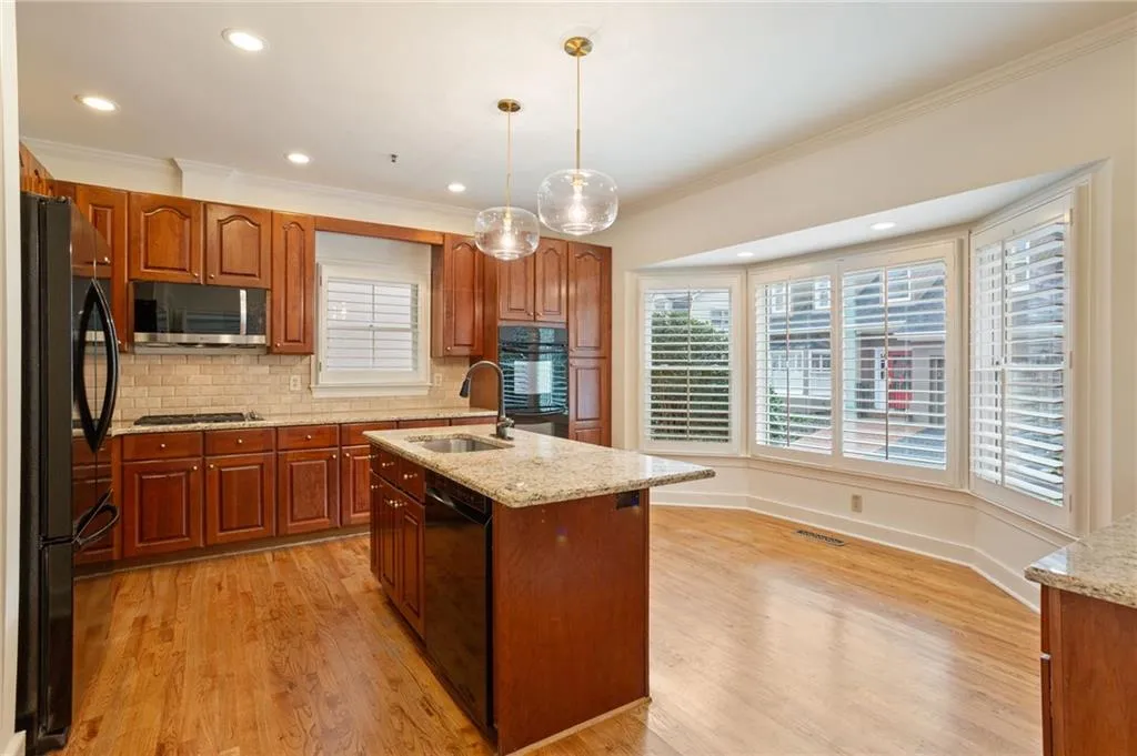 2872 Bainbridge Way Se, Atlanta, Georgia 30339, 3 Bedrooms Bedrooms, 0 ,3 BathroomsBathrooms,Residential,For Sale,2872 Bainbridge Way Se,7706363