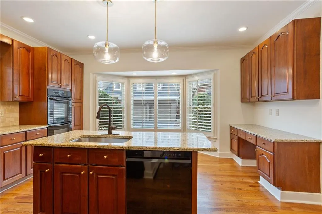 2872 Bainbridge Way Se, Atlanta, Georgia 30339, 3 Bedrooms Bedrooms, 0 ,3 BathroomsBathrooms,Residential,For Sale,2872 Bainbridge Way Se,7706363