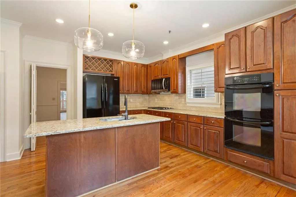 2872 Bainbridge Way Se, Atlanta, Georgia 30339, 3 Bedrooms Bedrooms, 0 ,3 BathroomsBathrooms,Residential,For Sale,2872 Bainbridge Way Se,7706363