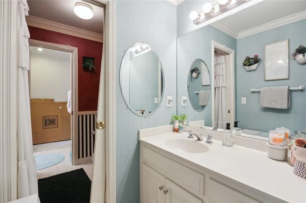 8210 Grogans Ferry Road, Atlanta, Georgia 30350, 5 Bedrooms Bedrooms, ,4 BathroomsBathrooms,Residential,Sold,8210 Grogans Ferry Road,7161872