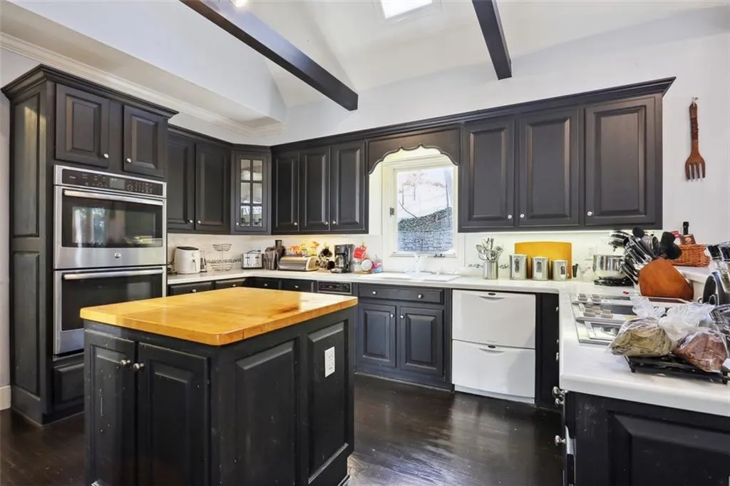 8210 Grogans Ferry Road, Atlanta, Georgia 30350, 5 Bedrooms Bedrooms, ,4 BathroomsBathrooms,Residential,Sold,8210 Grogans Ferry Road,7161872