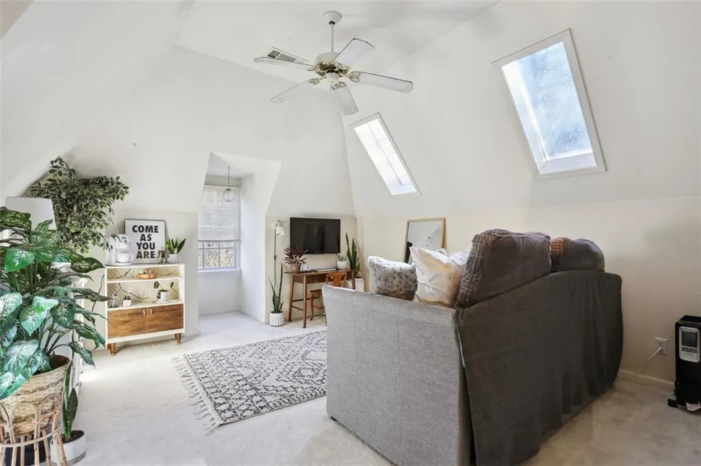 8210 Grogans Ferry Road, Atlanta, Georgia 30350, 5 Bedrooms Bedrooms, ,4 BathroomsBathrooms,Residential,Sold,8210 Grogans Ferry Road,7161872