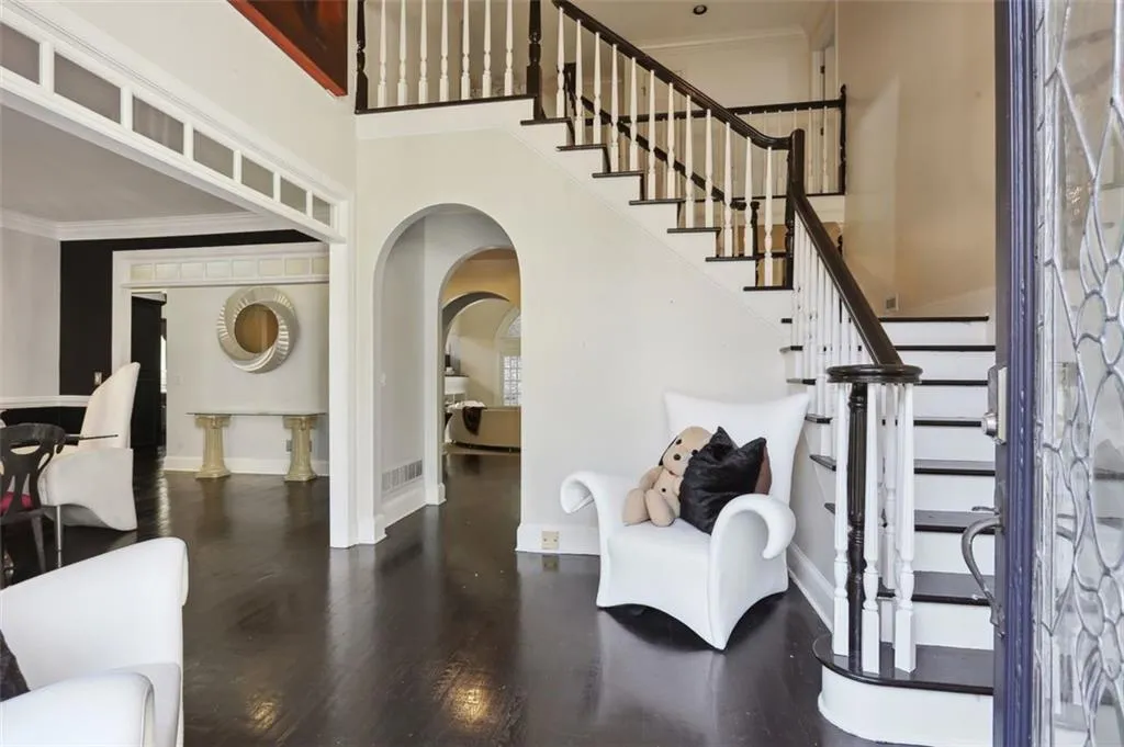 8210 Grogans Ferry Road, Atlanta, Georgia 30350, 5 Bedrooms Bedrooms, ,4 BathroomsBathrooms,Residential,Sold,8210 Grogans Ferry Road,7161872